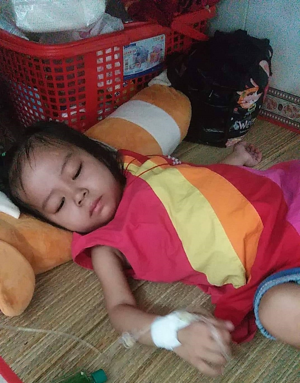 Người mẹ đơn thân cầu xin mọi người cứu con gái 4 tuổi - 3 Người mẹ đơn thân cầu xin mọi người cứu con gái 4 tuổi - 3