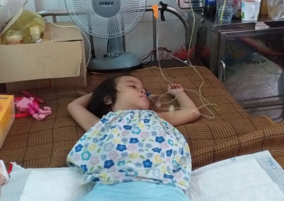 Người mẹ đơn thân cầu xin mọi người cứu con gái 4 tuổi - 4 Người mẹ đơn thân cầu xin mọi người cứu con gái 4 tuổi - 4