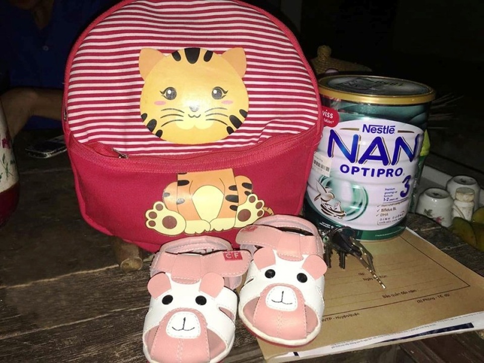 Bé trai kháu khỉnh bị bỏ tại chùa với lời nhắn “xin nuôi cháu hết đời” - 3