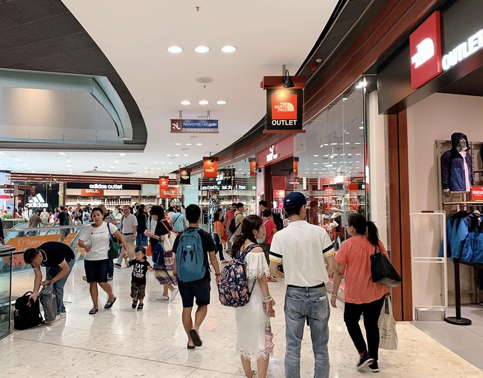 Đi du lịch nước ngoài: Người Việt vẫn nặng tâm lý quà cáp - 3