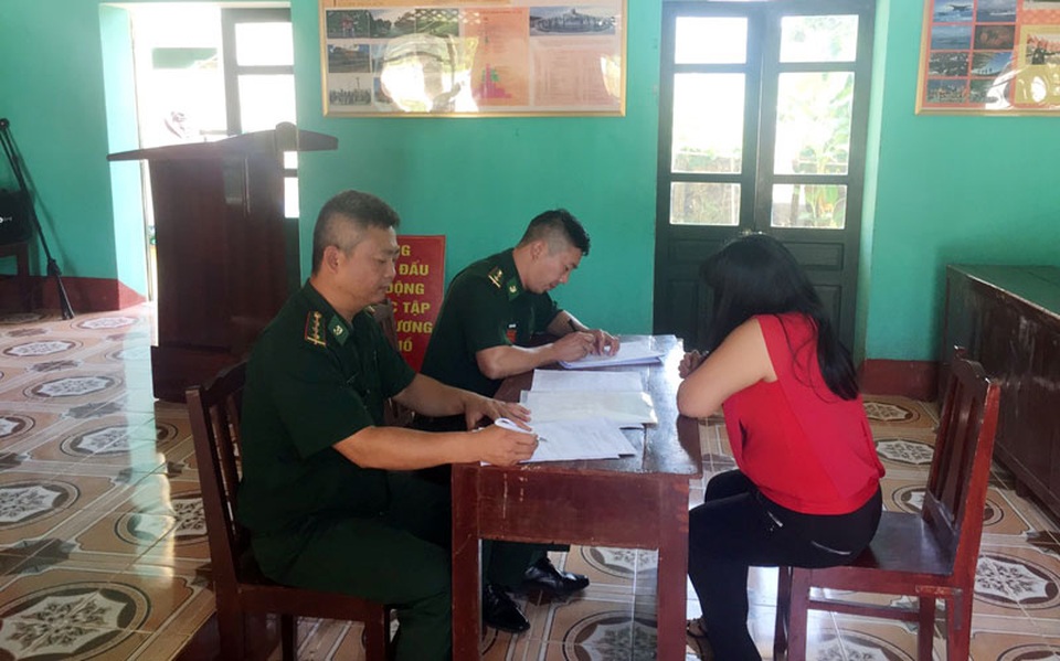 Bắt giữ 2 đối tượng vận chuyển hơn 1 tạ pháo lậu từ Trung Quốc về Việt Nam - 2 Bắt giữ 2 đối tượng vận chuyển hơn 1 tạ pháo lậu từ Trung Quốc về Việt Nam - 2