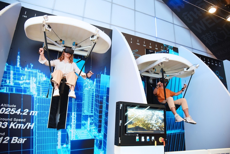 Nếu không sợ độ cao, đến Bangkok hãy thử tới sàn kính ở Mahanakhon Skywalk - 8 Nếu không sợ độ cao, đến Bangkok hãy thử tới sàn kính ở Mahanakhon Skywalk - 8