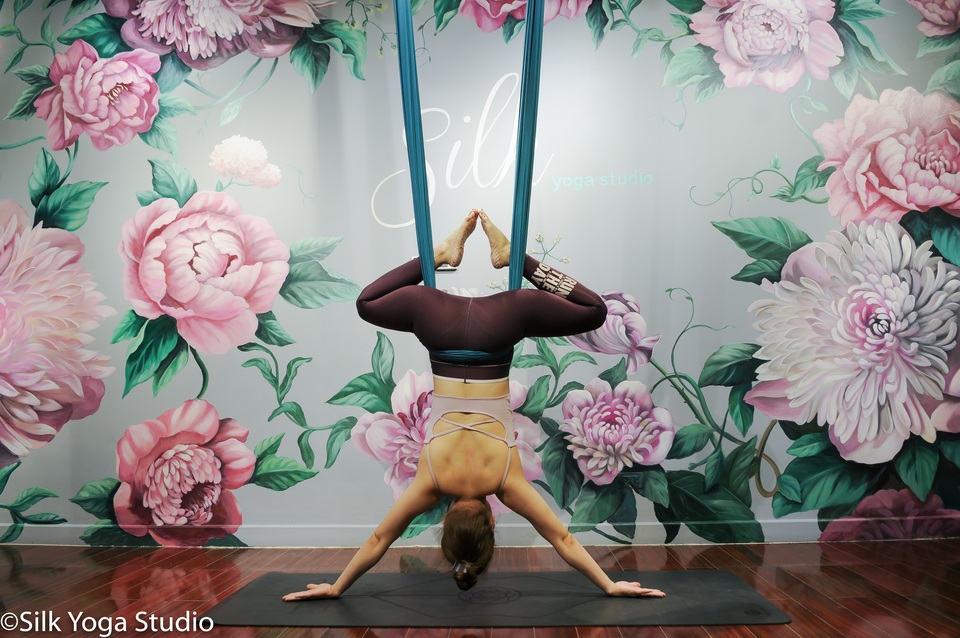 Yoga “bay” đang gây sốt vì sao? - 1