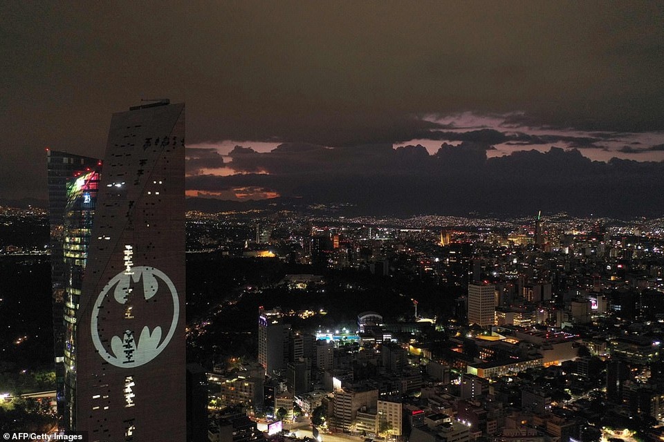 Xem cả thế giới mừng sinh nhật tuổi 80 của Người Dơi - 5 Xem cả thế giới mừng sinh nhật tuổi 80 của Người Dơi - 5