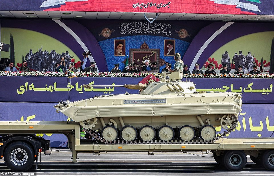 Iran “thị uy” bằng dàn khí tài “khủng” giữa lúc Trung Đông căng thẳng - 2 Iran “thị uy” bằng dàn khí tài “khủng” giữa lúc Trung Đông căng thẳng - 2
