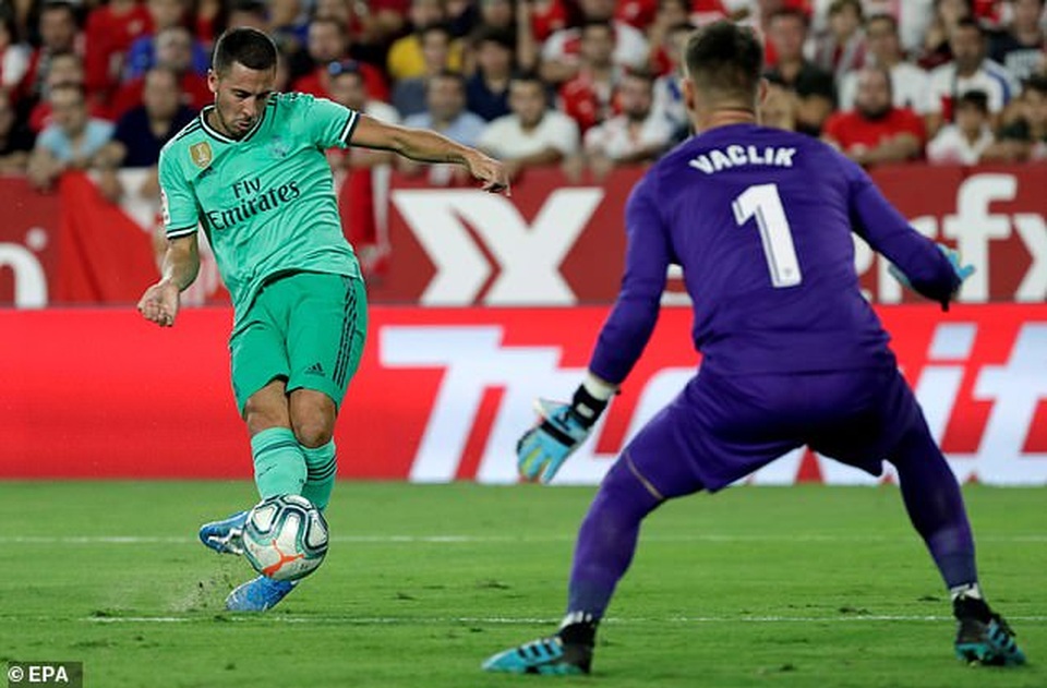 Benzema lập công, Real Madrid nhọc nhằn đánh bại Sevilla - 2 Benzema lập công, Real Madrid nhọc nhằn đánh bại Sevilla - 2