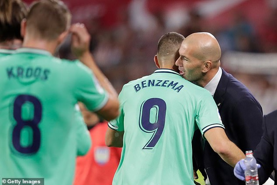 Benzema lập công, Real Madrid nhọc nhằn đánh bại Sevilla - 11 Benzema lập công, Real Madrid nhọc nhằn đánh bại Sevilla - 11