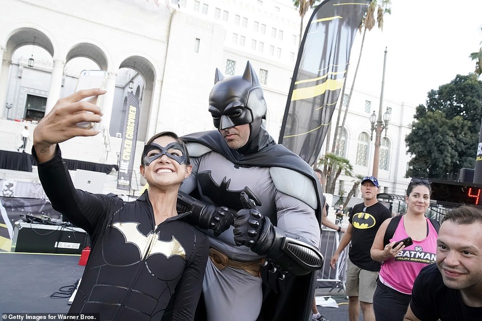 Xem cả thế giới mừng sinh nhật tuổi 80 của Người Dơi - 9 Xem cả thế giới mừng sinh nhật tuổi 80 của Người Dơi - 9