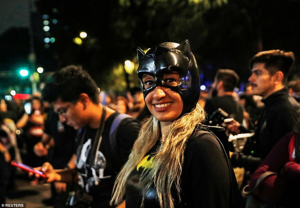 Xem cả thế giới mừng sinh nhật tuổi 80 của Người Dơi - 10 Xem cả thế giới mừng sinh nhật tuổi 80 của Người Dơi - 10