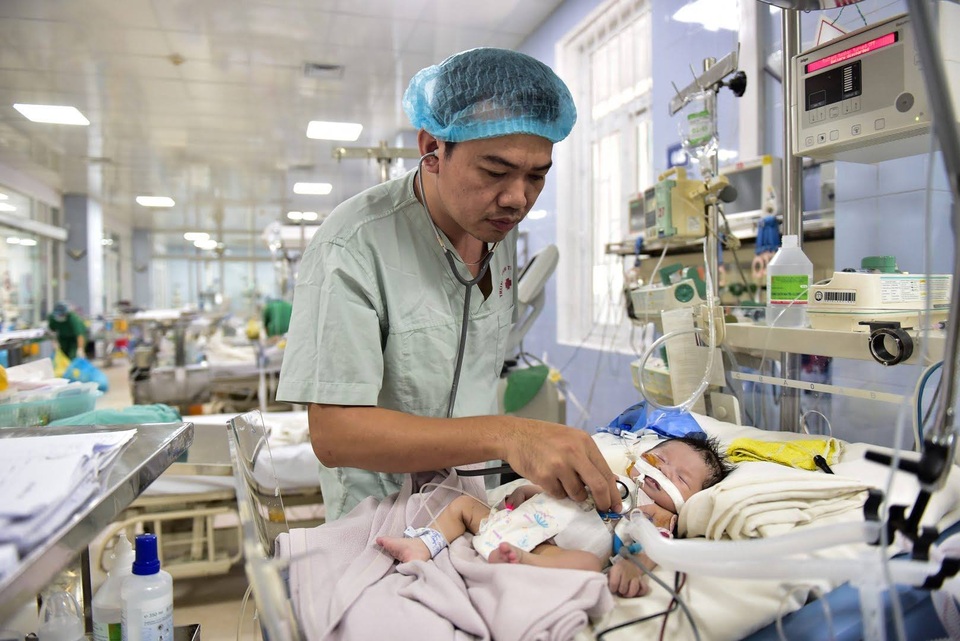 Sự thật khiến nhiều người cay mắt phía sau bức tường loang lổ, chi chít chữ ở viện E - 10 Sự thật khiến nhiều người cay mắt phía sau bức tường loang lổ, chi chít chữ ở viện E - 10