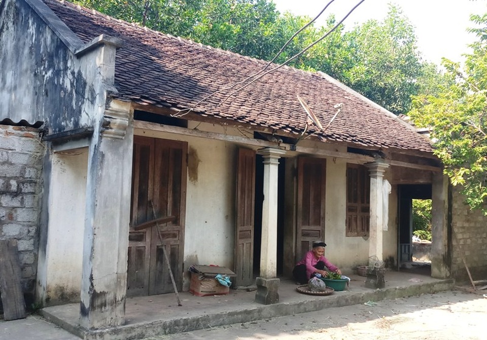 Cụ bà 83 tuổi đạp xe lên xã quyết xin ra khỏi hộ nghèo - 1 Cụ bà 83 tuổi đạp xe lên xã quyết xin ra khỏi hộ nghèo - 1