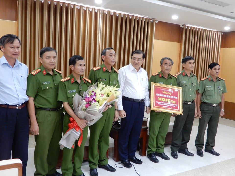 Nhóm người Trung Quốc dụ dỗ gái trẻ đóng phim “sex” với giá bao nhiêu? - 1 Nhóm người Trung Quốc dụ dỗ gái trẻ đóng phim “sex” với giá bao nhiêu? - 1