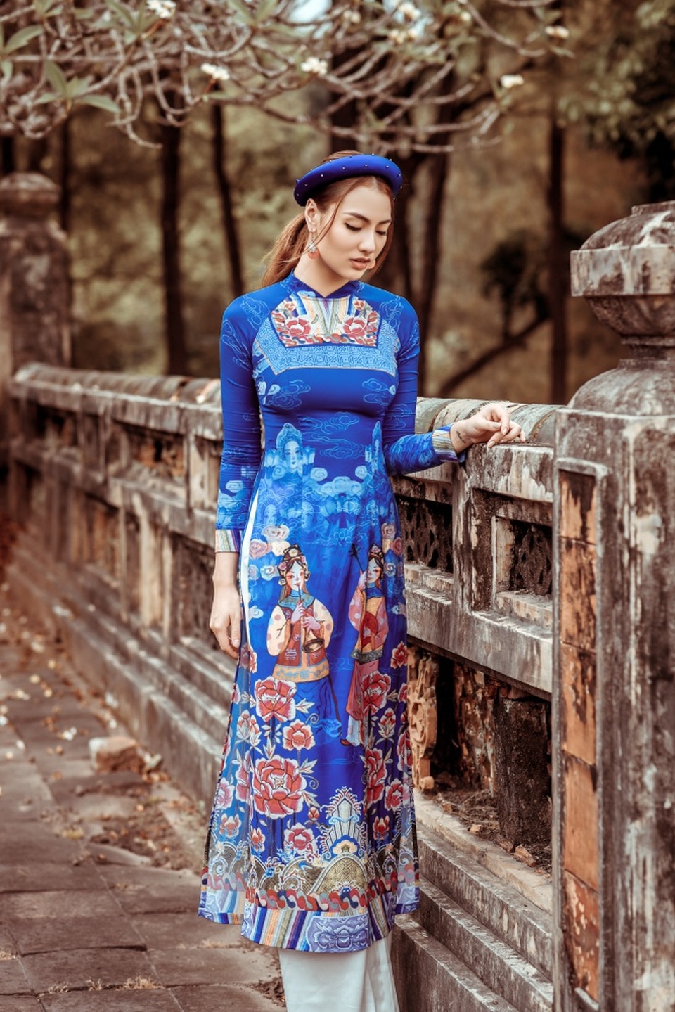 Hoa hậu Ngọc Hân thân thiết với Hồng Quế và “nàng thơ xứ Huế” - 21 Hoa hậu Ngọc Hân thân thiết với Hồng Quế và “nàng thơ xứ Huế” - 21