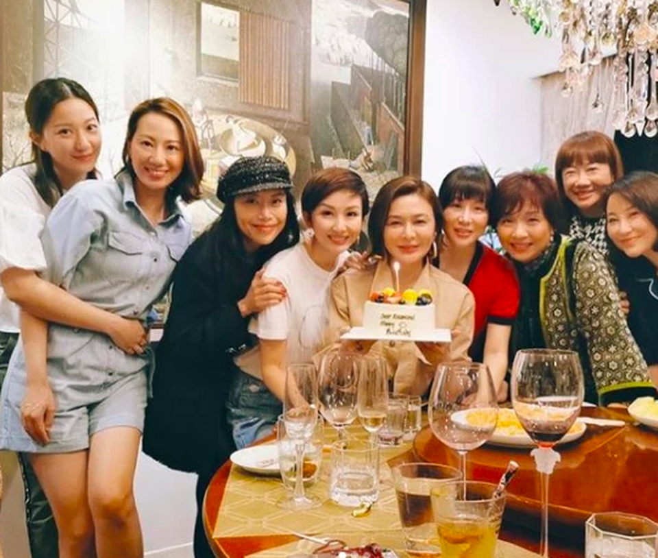 Gương mặt sưng phồng khác lạ của “mỹ nhân vạn người mê” Quan Chi Lâm - 1