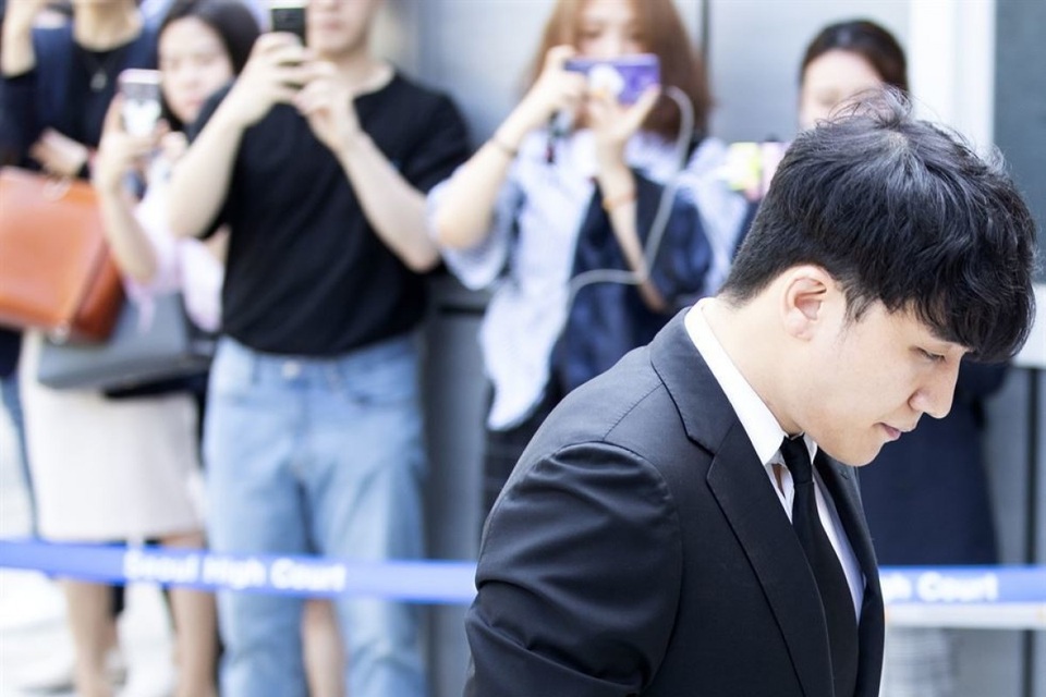 Seungri đề nghị được lùi ngày thẩm vấn vì tội đánh bạc - 2 Seungri đề nghị được lùi ngày thẩm vấn vì tội đánh bạc - 2