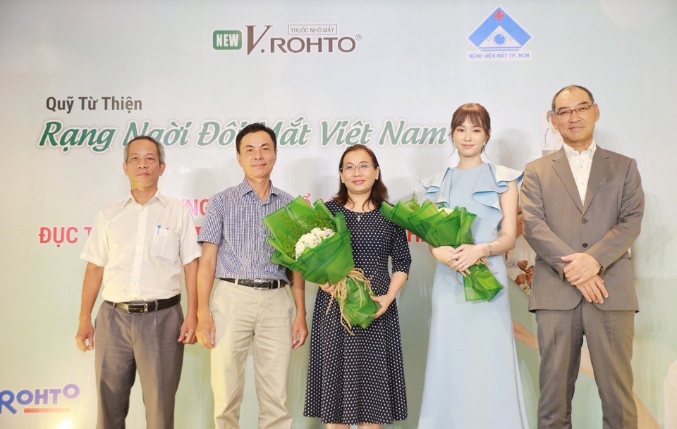 Lễ ra mắt chương trình “V.Rohto – Rạng ngời đôi mắt Việt Nam” - 4 Lễ ra mắt chương trình “V.Rohto – Rạng ngời đôi mắt Việt Nam” - 4