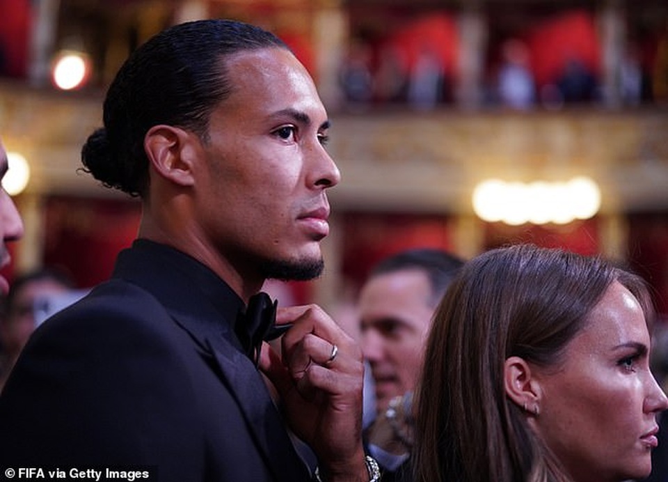 Vượt qua C.Ronaldo, Messi giành giải Cầu thủ xuất sắc nhất năm - 2 Vượt qua C.Ronaldo, Messi giành giải Cầu thủ xuất sắc nhất năm - 2