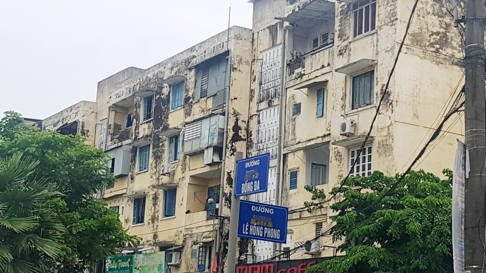Nữ điều dưỡng đã chống cự, giằng co 1 tiếng trong phòng của bác sĩ sàm sỡ, gạ tình? - 1 Nữ điều dưỡng đã chống cự, giằng co 1 tiếng trong phòng của bác sĩ sàm sỡ, gạ tình? - 1