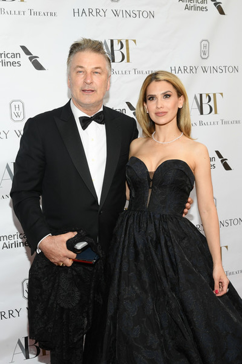 Nam diễn viên 61 tuổi Alec Baldwin sắp lên chức bố lần thứ 6 - 7 Nam diễn viên 61 tuổi Alec Baldwin sắp lên chức bố lần thứ 6 - 7