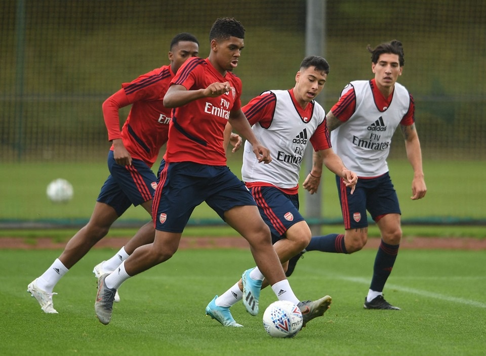 Arsenal luyện công bằng nhiều cầu thủ trẻ chờ League Cup - 4 Arsenal luyện công bằng nhiều cầu thủ trẻ chờ League Cup - 4