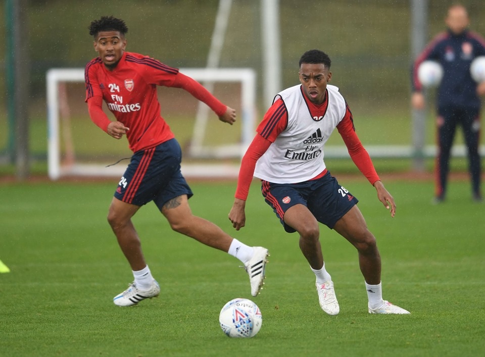 Arsenal luyện công bằng nhiều cầu thủ trẻ chờ League Cup - 7 Arsenal luyện công bằng nhiều cầu thủ trẻ chờ League Cup - 7