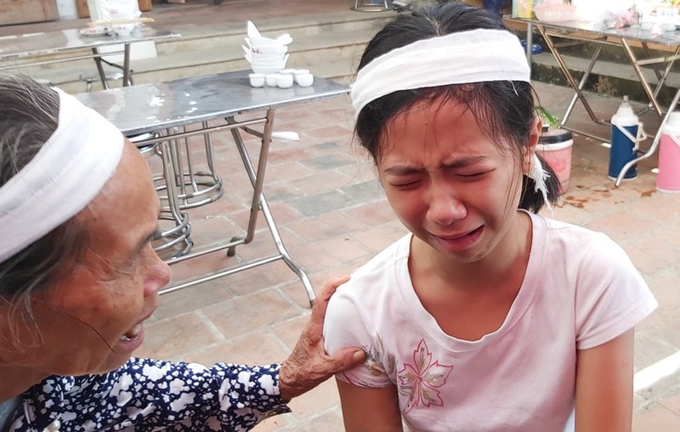 Tương lai mờ mịt của 2 đứa trẻ bỗng mồ côi cha mẹ - 2 Tương lai mờ mịt của 2 đứa trẻ bỗng mồ côi cha mẹ - 2