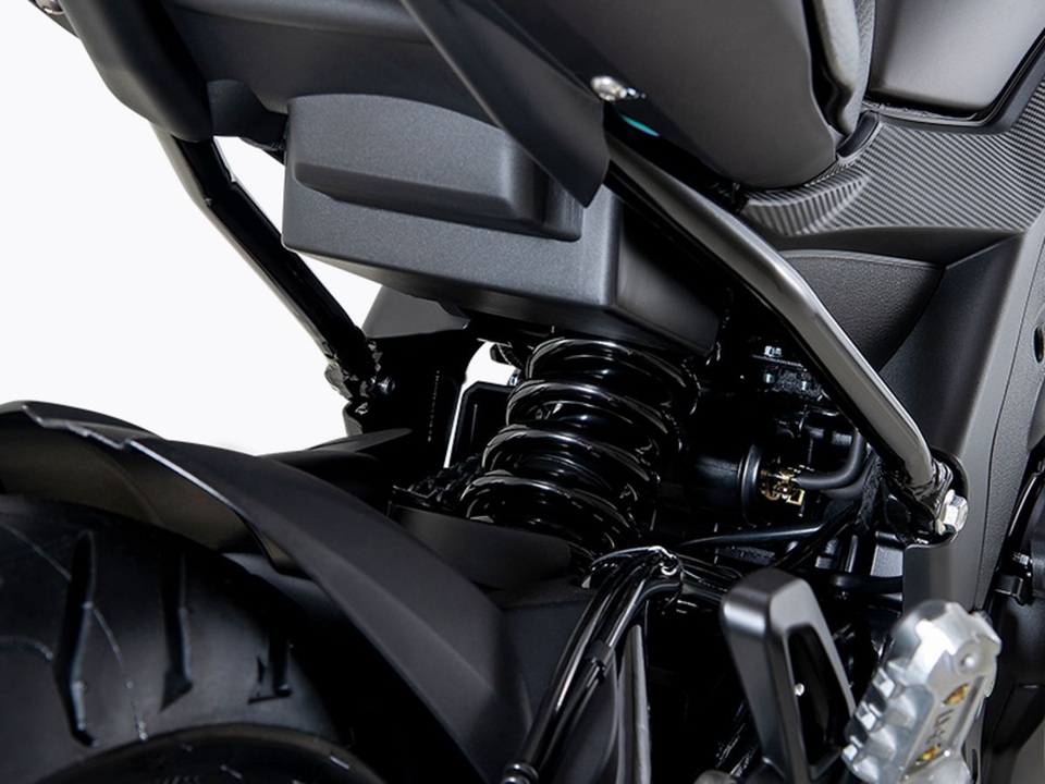 Benelli 502C - Phiên bản thu nhỏ của Ducati Diavel - 11 Benelli 502C - Phiên bản thu nhỏ của Ducati Diavel - 11