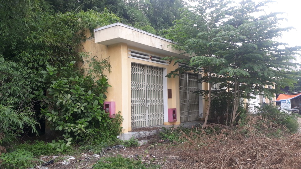 Khu chợ gần 5 tỷ đồng hoang phế suốt 2 năm - 3 Khu chợ gần 5 tỷ đồng hoang phế suốt 2 năm - 3