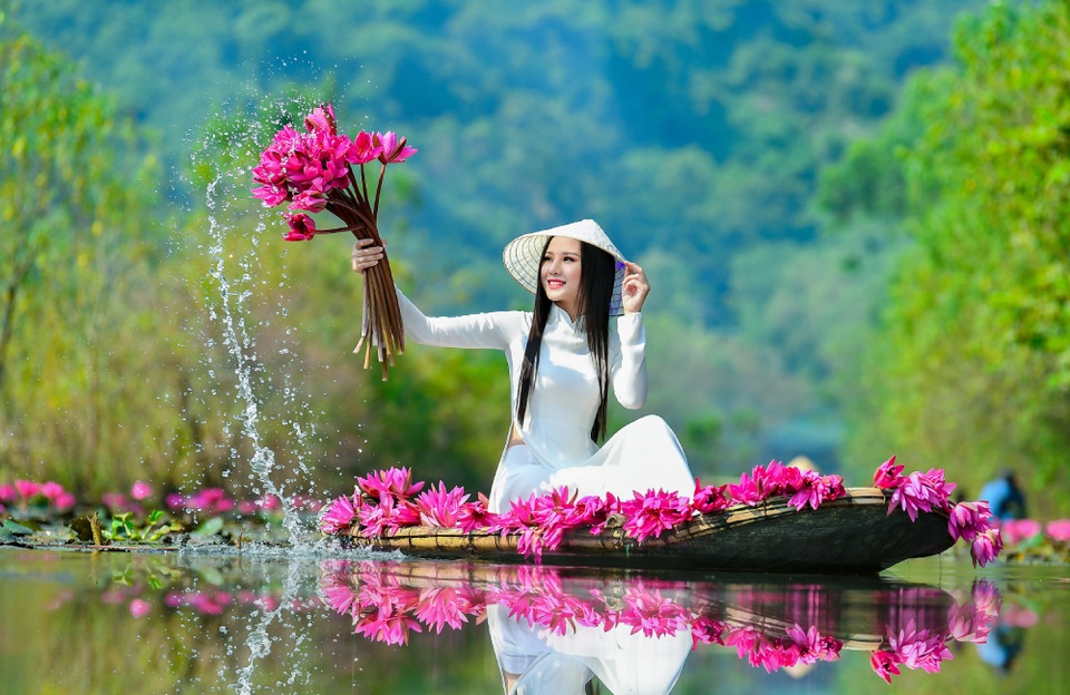 Mùa hoa súng trên dòng Suối Yến hút hồn người thiếu nữ - 8 Mùa hoa súng trên dòng Suối Yến hút hồn người thiếu nữ - 8