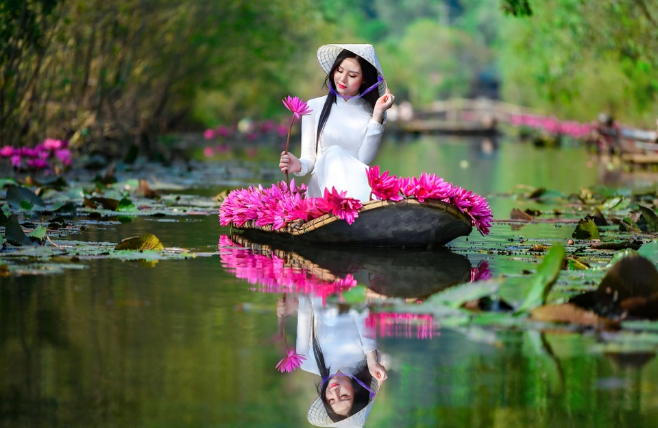 Mùa hoa súng trên dòng Suối Yến hút hồn người thiếu nữ - 6 Mùa hoa súng trên dòng Suối Yến hút hồn người thiếu nữ - 6