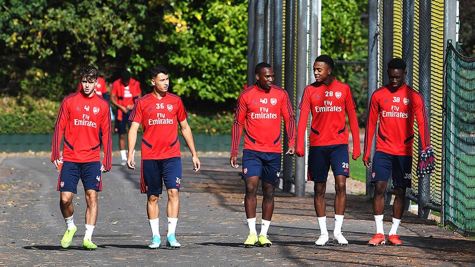 Arsenal luyện công bằng nhiều cầu thủ trẻ chờ League Cup - 1 Arsenal luyện công bằng nhiều cầu thủ trẻ chờ League Cup - 1