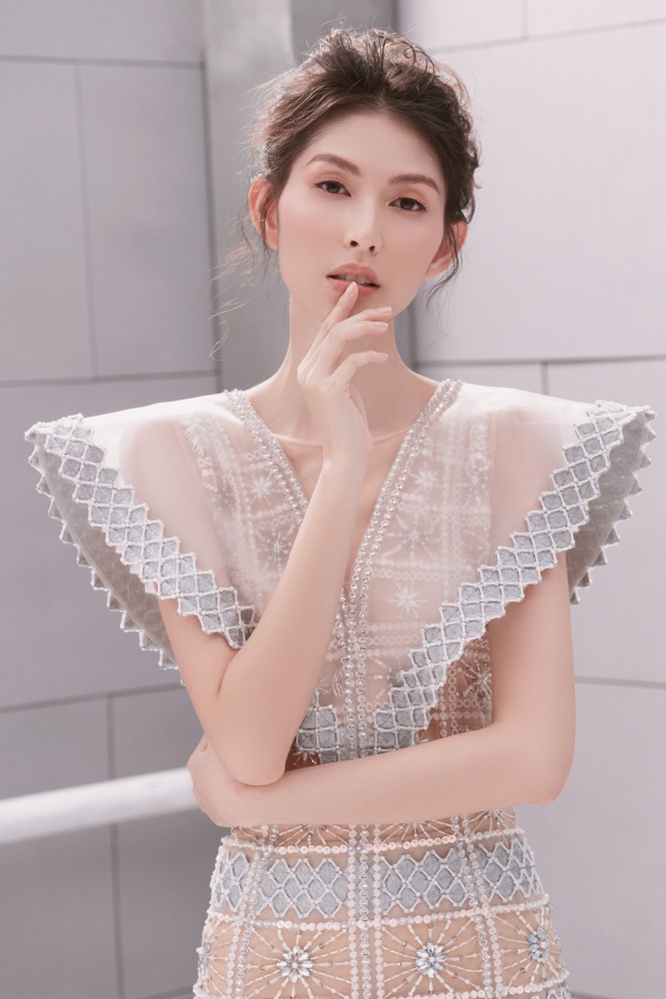 Người mẫu Thuỳ Dương khoe thân hình “mình hạc xương mai” - 1 Người mẫu Thuỳ Dương khoe thân hình “mình hạc xương mai” - 1