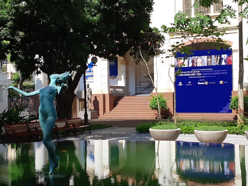 Khi nghệ thuật là tiếng nói giao cảm từ con người tới con người - 3 Khi nghệ thuật là tiếng nói giao cảm từ con người tới con người - 3