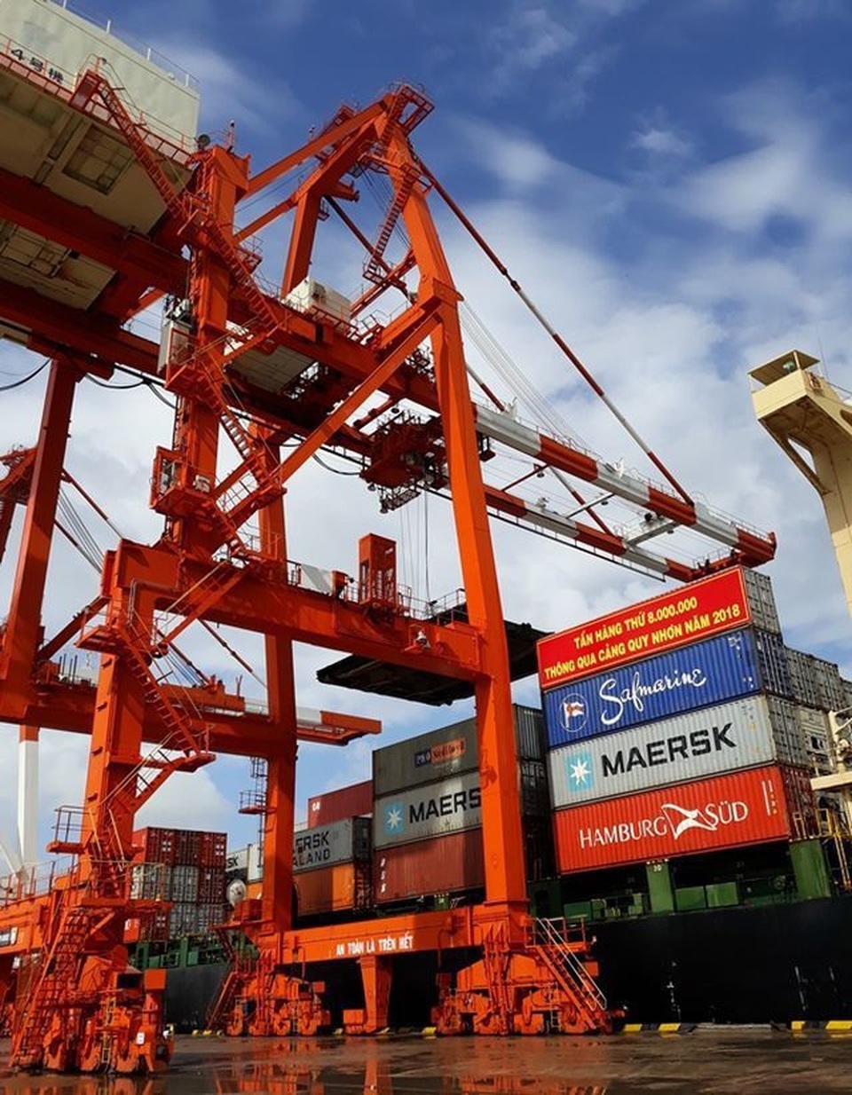 Khiển trách Phó Tổng Giám đốc Công ty cổ phần Cảng Quy Nhơn - 2 Khiển trách Phó Tổng Giám đốc Công ty cổ phần Cảng Quy Nhơn - 2