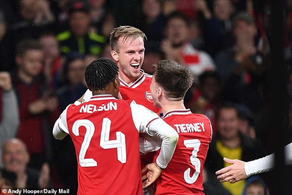 Arsenal thắng Nottingham với tỷ số một bàn tay - 1 Arsenal thắng Nottingham với tỷ số một bàn tay - 1