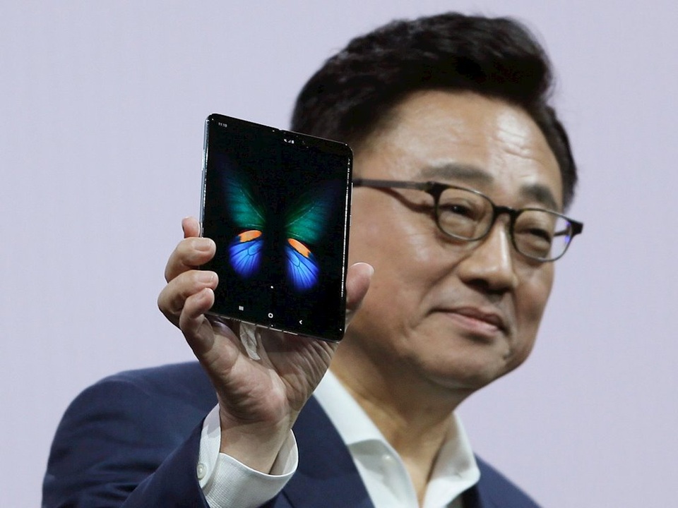 Chi phí thay màn hình cho Galaxy Fold có thể lên tới 14 triệu đồng - 2