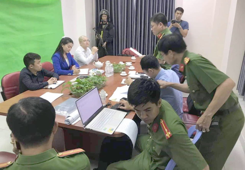 Vụ Alibaba: Công an triệu tập em trai của Nguyễn Thái Luyện lên làm việc - 1 Vụ Alibaba: Công an triệu tập em trai của Nguyễn Thái Luyện lên làm việc - 1
