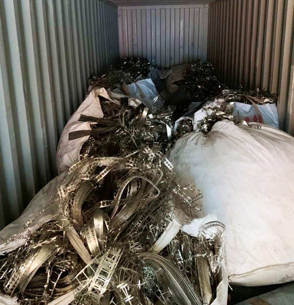 Một doanh nghiệp liên tục khai sai tên hàng và trọng lượng để trốn thuế - 1 Một doanh nghiệp liên tục khai sai tên hàng và trọng lượng để trốn thuế - 1