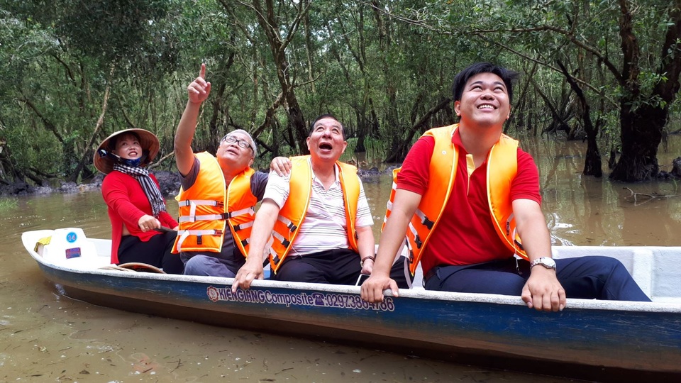 Hoà mình vào thiên nhiên trên cây cầu tình yêu trong rừng tràm Trà Sư - 5 Hoà mình vào thiên nhiên trên cây cầu tình yêu trong rừng tràm Trà Sư - 5