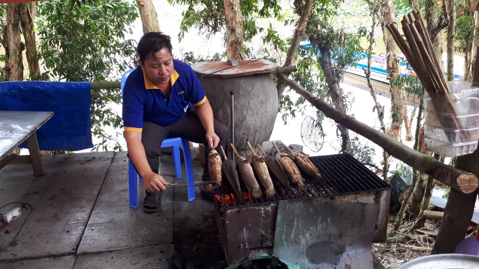 Hoà mình vào thiên nhiên trên cây cầu tình yêu trong rừng tràm Trà Sư - 11 Hoà mình vào thiên nhiên trên cây cầu tình yêu trong rừng tràm Trà Sư - 11