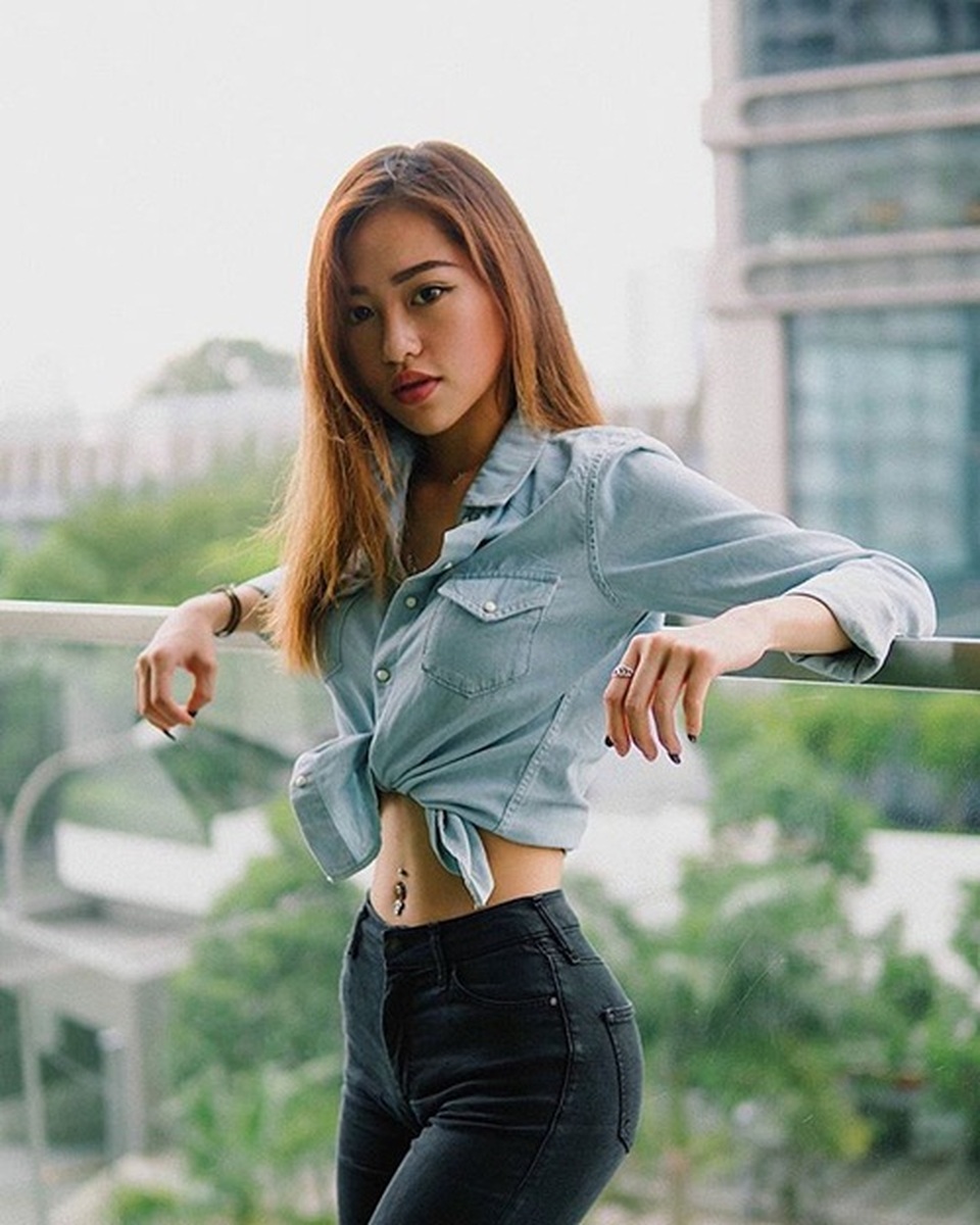 Hot girl 19 tuổi sở hữu vòng eo con kiến khiến bao người ngưỡng mộ - 1 Hot girl 19 tuổi sở hữu vòng eo con kiến khiến bao người ngưỡng mộ - 1