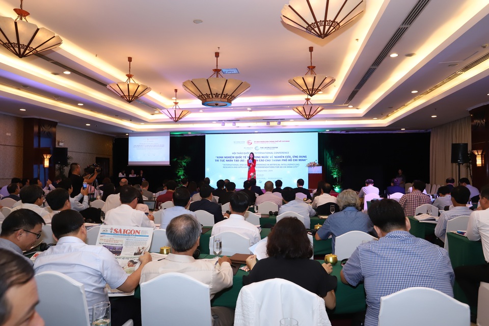 Hội thảo về ứng dụng trí tuệ nhân tạo và khuyến cáo cho Thành phố HCM - 4 Hội thảo về ứng dụng trí tuệ nhân tạo và khuyến cáo cho Thành phố HCM - 4