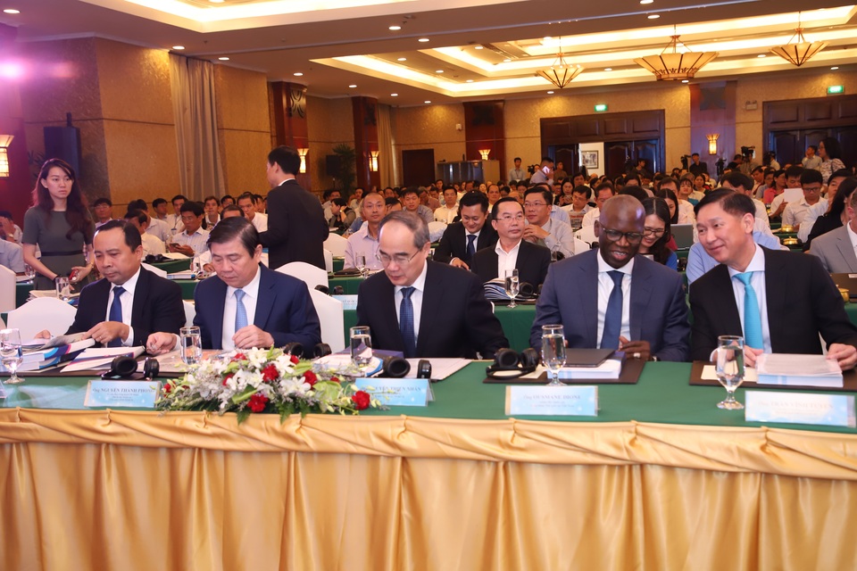 Hội thảo về ứng dụng trí tuệ nhân tạo và khuyến cáo cho Thành phố HCM - 7 Hội thảo về ứng dụng trí tuệ nhân tạo và khuyến cáo cho Thành phố HCM - 7
