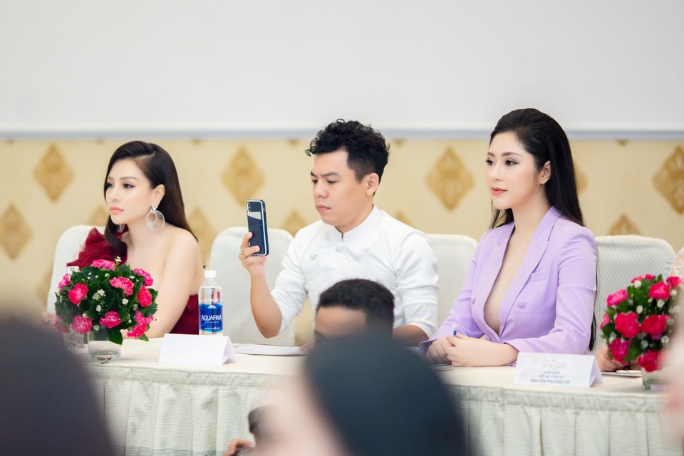 Hoa hậu Tô Diệp Hà tìm kiếm thí sinh Nét đẹp công sở 2019 - 4 Hoa hậu Tô Diệp Hà tìm kiếm thí sinh Nét đẹp công sở 2019 - 4