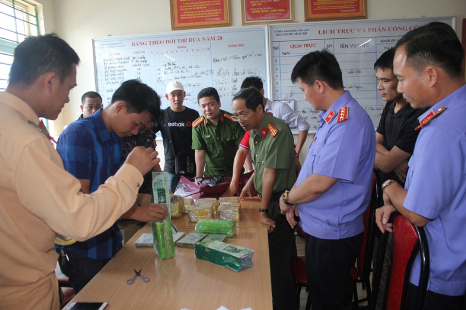Bắt 4 đối tượng vận chuyển lượng ma túy khủng - 3 Bắt 4 đối tượng vận chuyển lượng ma túy khủng - 3