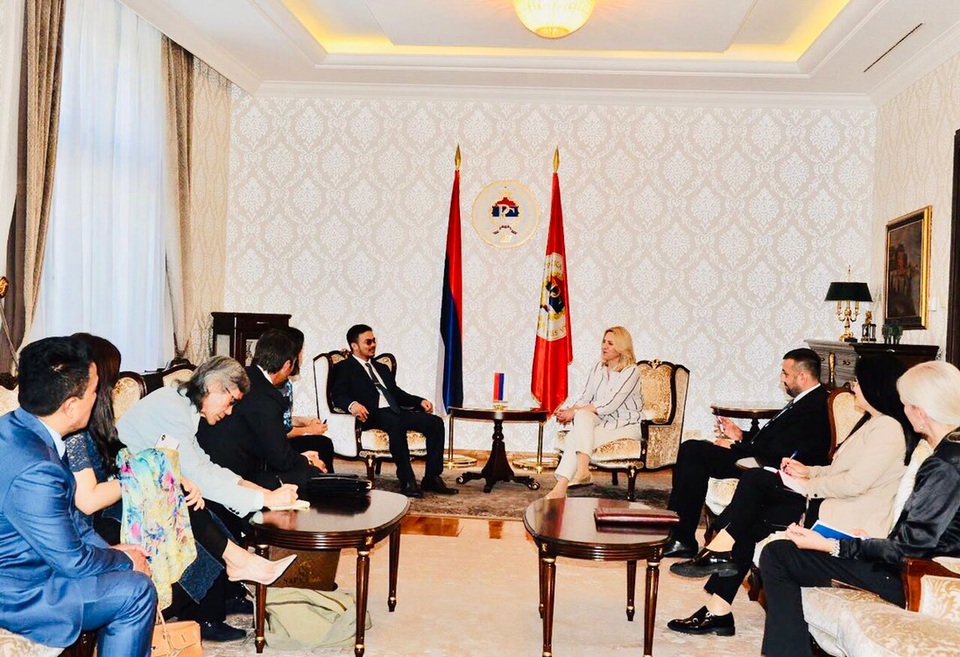 Newsweek, Bloomberg, Reuters đưa tin tỷ phú Mai Vũ Minh làm việc với Nguyên thủ các nước - 3 Newsweek, Bloomberg, Reuters đưa tin tỷ phú Mai Vũ Minh làm việc với Nguyên thủ các nước - 3