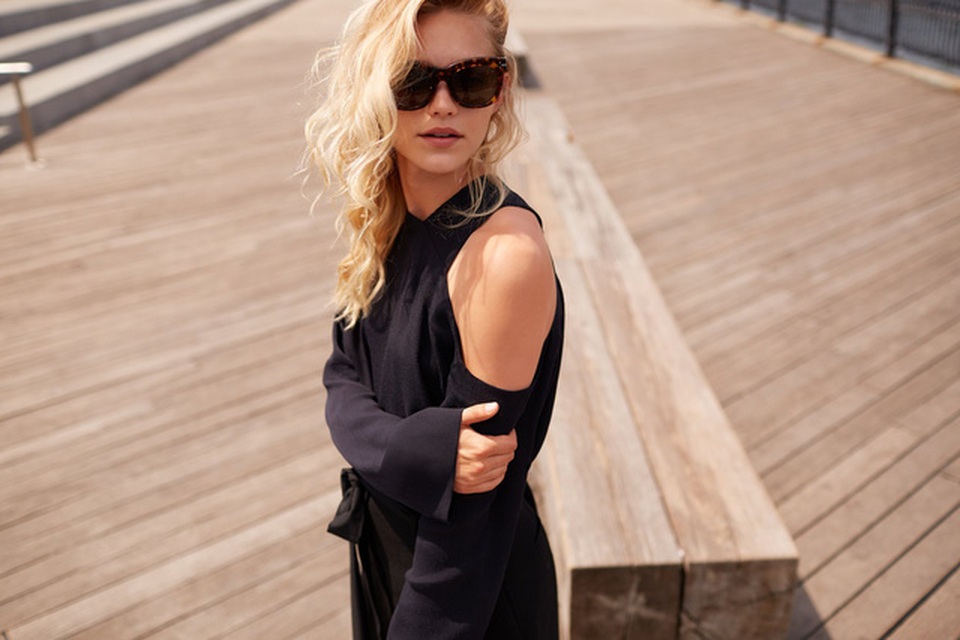 Nghi vợ lẳng lơ vì thói quen ăn mặc mát mẻ - 1 Nghi vợ lẳng lơ vì thói quen ăn mặc mát mẻ - 1