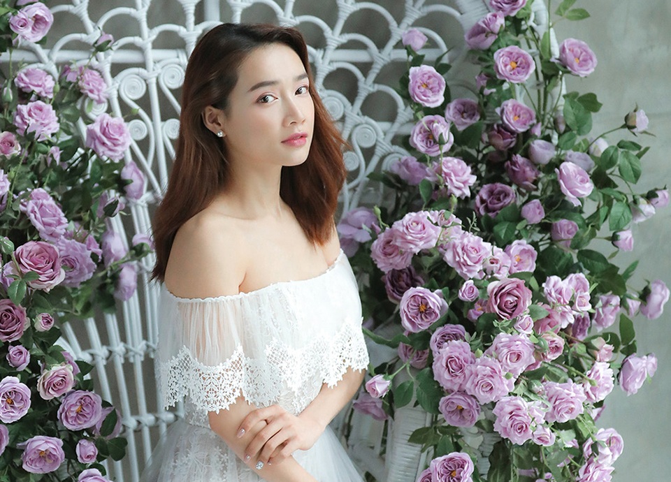 Kỉ niệm một năm ngày cưới, Nhã Phương tung ảnh mặc váy cưới… một mình - 9 Kỉ niệm một năm ngày cưới, Nhã Phương tung ảnh mặc váy cưới… một mình - 9