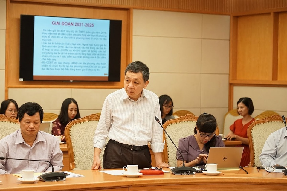 Bộ trưởng Phùng Xuân Nhạ: Sẽ kết hợp thi THPT quốc gia trên giấy và máy tính từ năm 2021 - 3 Bộ trưởng Phùng Xuân Nhạ: Sẽ kết hợp thi THPT quốc gia trên giấy và máy tính từ năm 2021 - 3