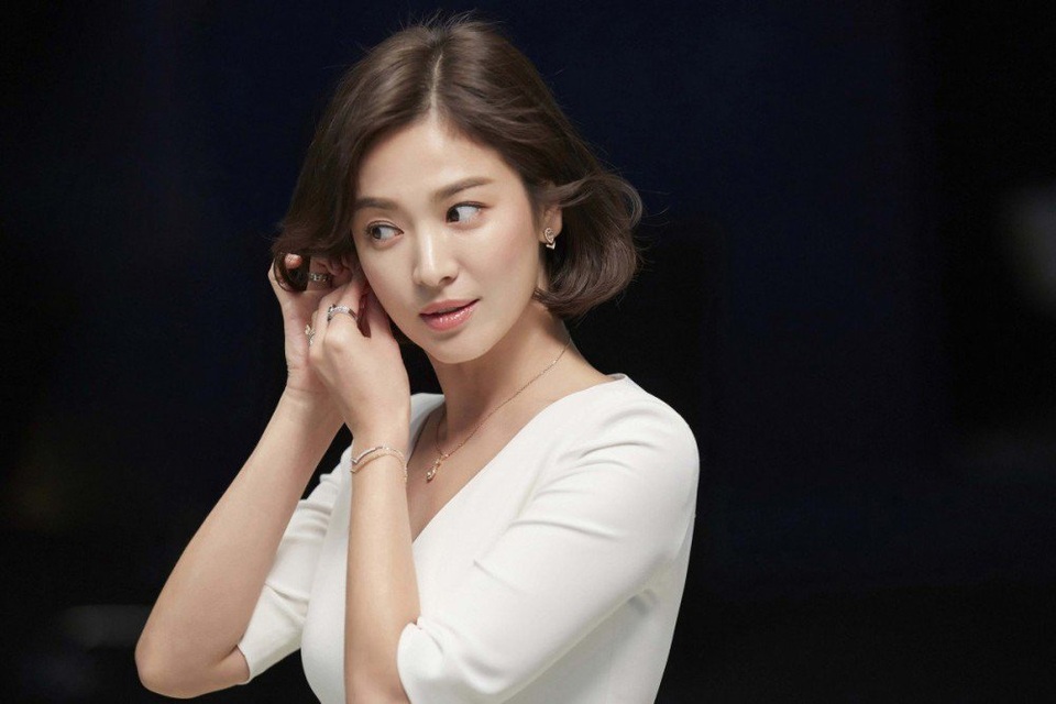 Hậu ly hôn, Song Hye Kyo quyết định trở lại trường học - 1 Hậu ly hôn, Song Hye Kyo quyết định trở lại trường học - 1